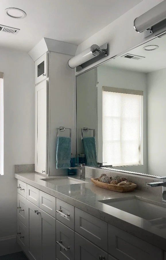 Foster 1 Light Bath